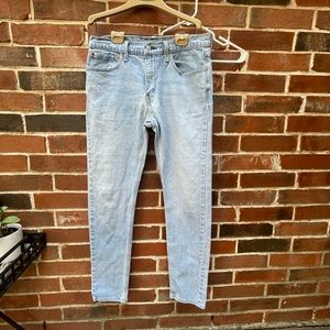 Light wash Levi’s 512 jeans
